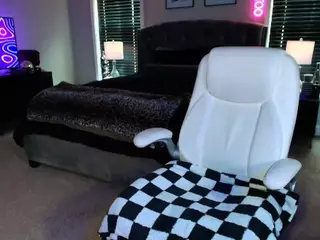 TattedQueen's Live Sex Cam Show