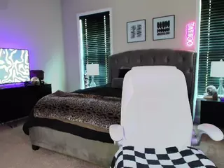 TattedQueen's Live Sex Cam Show