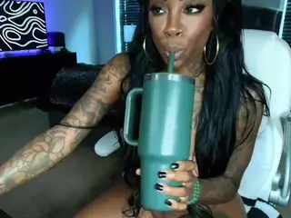 TattedQueen's Live Sex Cam Show