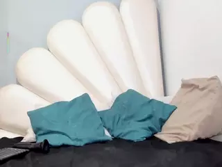 Maya-Graham's Live Sex Cam Show