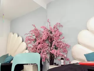 Maya-Graham's Live Sex Cam Show
