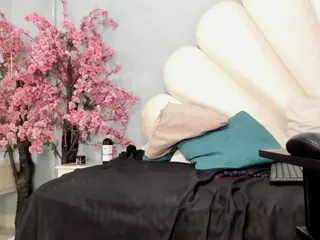 Maya-Graham's Live Sex Cam Show