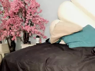 Maya-Graham's Live Sex Cam Show