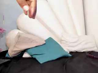 Maya-Graham's Live Sex Cam Show