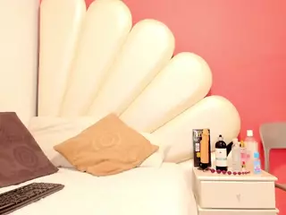 Maya-Graham's Live Sex Cam Show