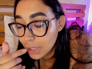 aly-texas's Live Sex Cam Show