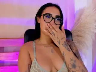 aly-texas's Live Sex Cam Show