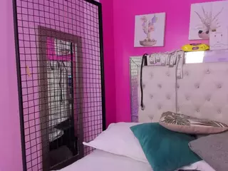 EmilyBelton's Live Sex Cam Show