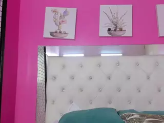EmilyBelton's Live Sex Cam Show