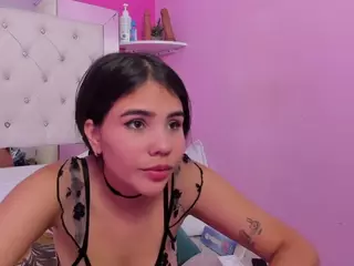 EmilyBelton's Live Sex Cam Show