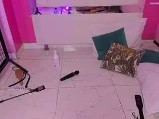 EmilyBelton's Live Sex Cam Show