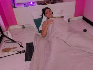 EmilyBelton's Live Sex Cam Show