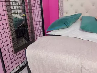 EmilyBelton's Live Sex Cam Show