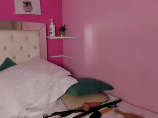 EmilyBelton's Live Sex Cam Show
