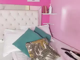 EmilyBelton's Live Sex Cam Show