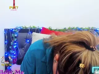 hazel-34's Live Sex Cam Show