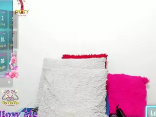 hazel-34's Live Sex Cam Show