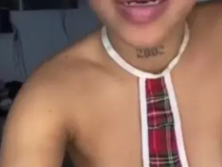 AlmaRuiiz's Live Sex Cam Show