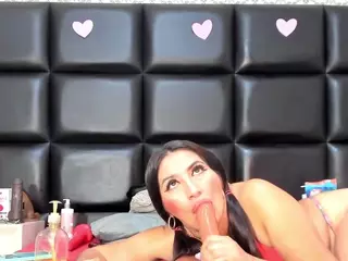 Maturedoly-1's Live Sex Cam Show