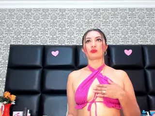 Maturedoly-1's Live Sex Cam Show