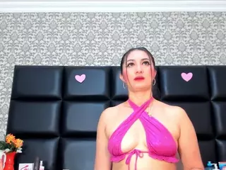 Maturedoly-1's Live Sex Cam Show