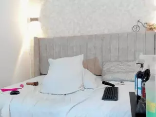 Mia's Live Sex Cam Show