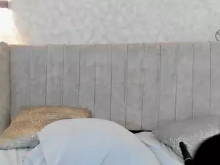 Mia's Live Sex Cam Show