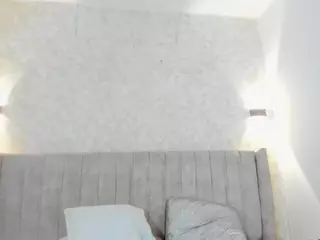 Mia's Live Sex Cam Show