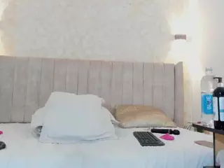 Mia's Live Sex Cam Show