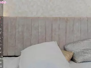 Mia's Live Sex Cam Show