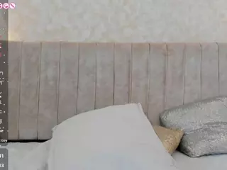 Mia's Live Sex Cam Show
