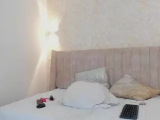 Mia's Live Sex Cam Show