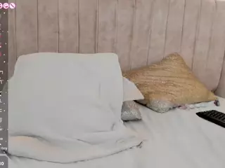Mia's Live Sex Cam Show