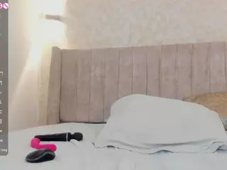 Mia's Live Sex Cam Show
