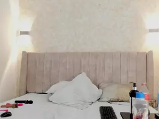 Mia's Live Sex Cam Show