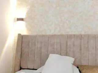 Mia's Live Sex Cam Show