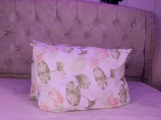 NaomiKross's Live Sex Cam Show