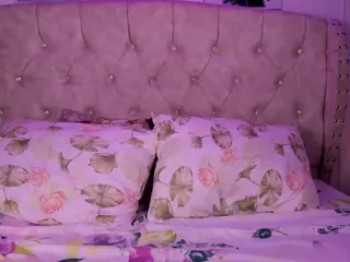 NaomiKross's Live Sex Cam Show