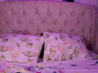 NaomiKross's Live Sex Cam Show