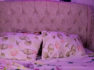 NaomiKross's Live Sex Cam Show