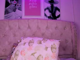 NaomiKross's Live Sex Cam Show