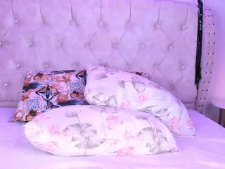 NaomiKross's Live Sex Cam Show