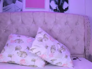 NaomiKross's Live Sex Cam Show