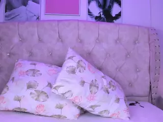 NaomiKross's Live Sex Cam Show