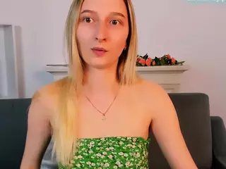 Rinaaaa's Live Sex Cam Show
