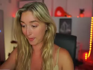 AlexisTexas18's Live Sex Cam Show