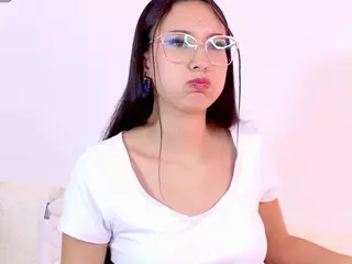 AliceeThorn's Live Sex Cam Show