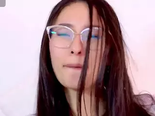 AliceeThorn's Live Sex Cam Show