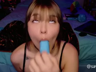 SaveTheBea's Live Sex Cam Show