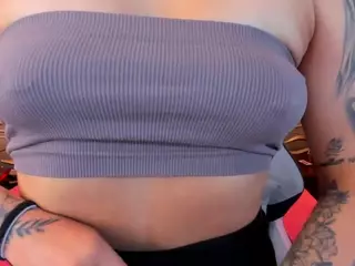andrea-jones11's Live Sex Cam Show